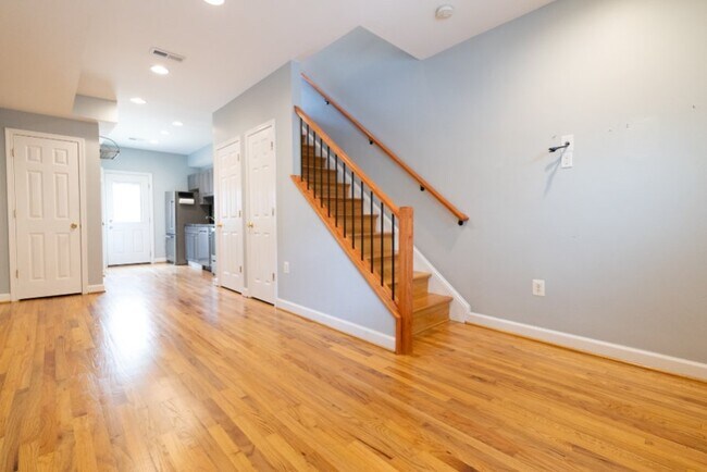 Building Photo - 1514 Constitution Ave NE
