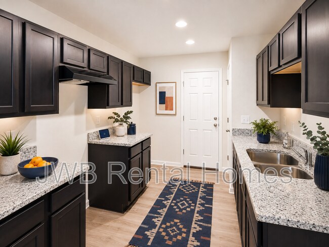 Foto del edificio - 8415 Berry Ave
