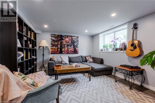 Photo du bâtiment - 106 E 11th St
