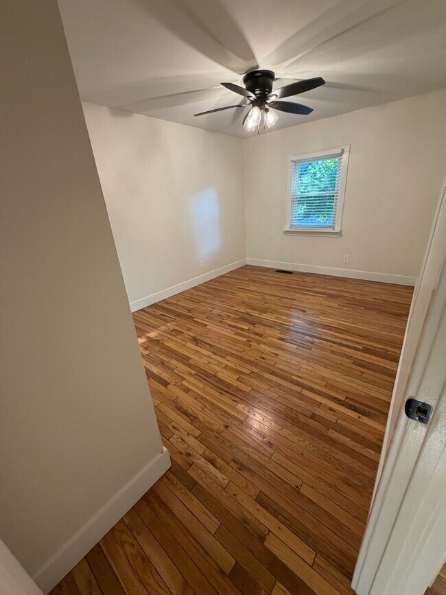 Foto del edificio - 2250 Jules St