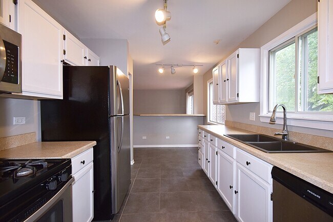 Building Photo - 1493 Bangor Ln