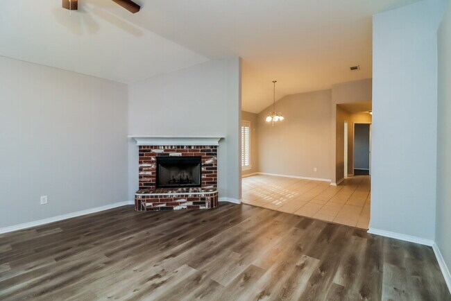Building Photo - 1201 Gray Dawn Dr
