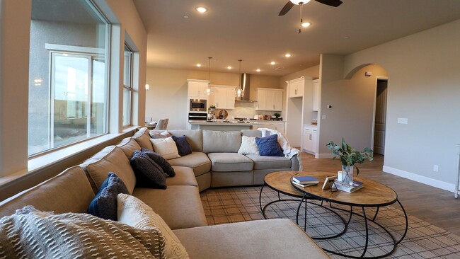 Foto del edificio - Brand New Home in Parc West