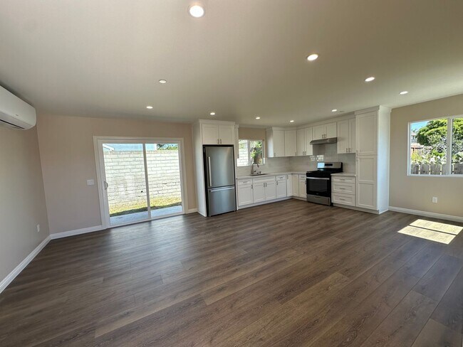 Foto del edificio - Newly Build 4-bedroom, 2 bath ADU!