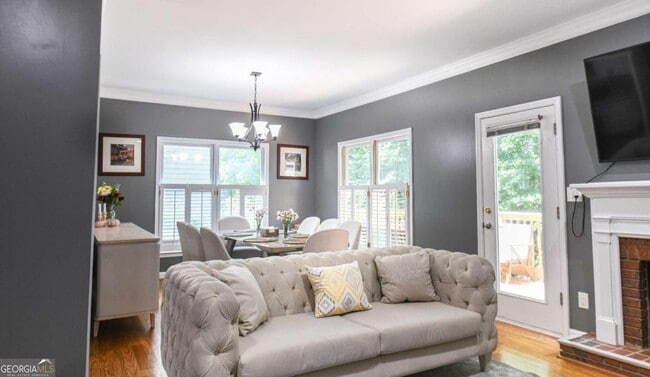 Building Photo - 304 Bridle Path