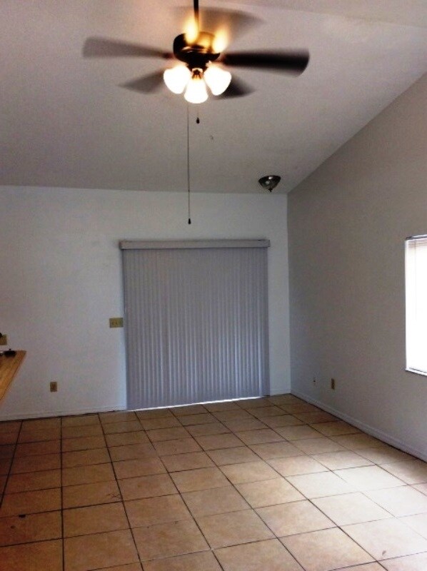 Building Photo - 1377 Candlewyck Dr