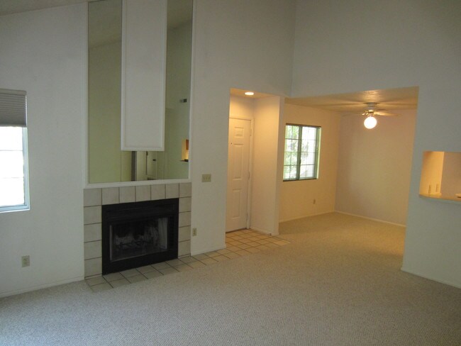 Building Photo - 1492 E Foxboro Dr
