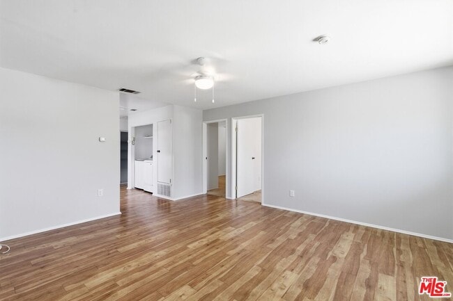 Building Photo - 2752 Guirado St