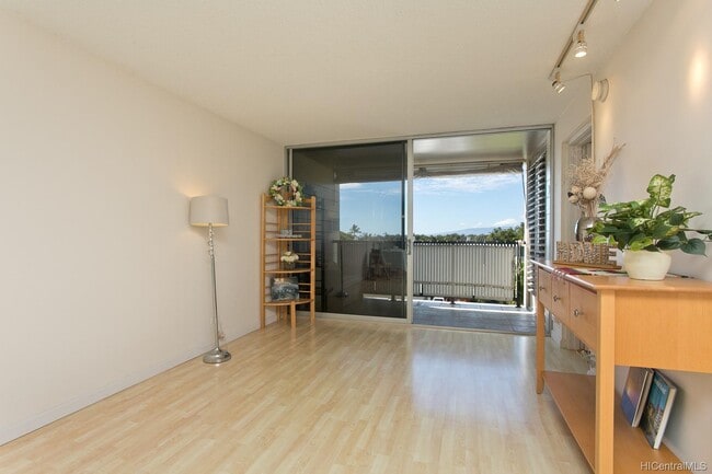 Foto del edificio - 3805 Kanaina Ave