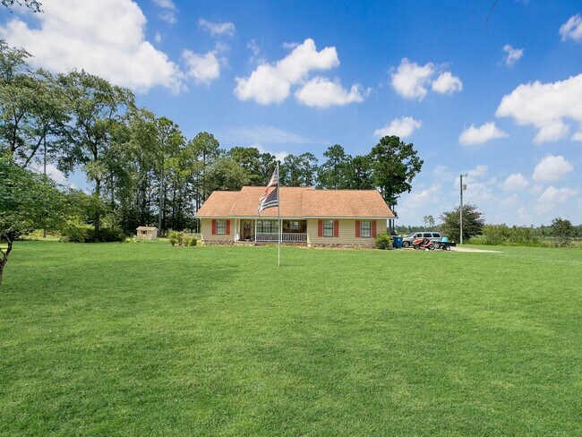 Building Photo - 3bd 2ba Home for Rent on Empire Rd