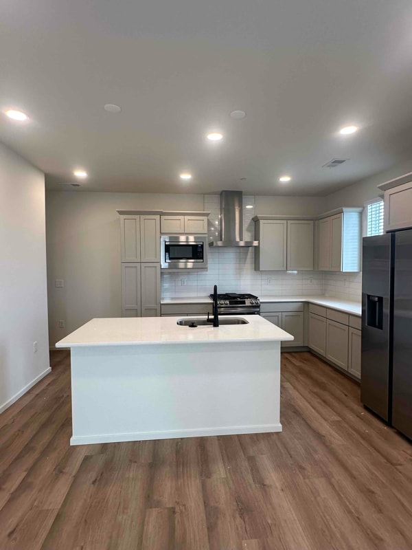 Building Photo - 4990 Denys Dr.