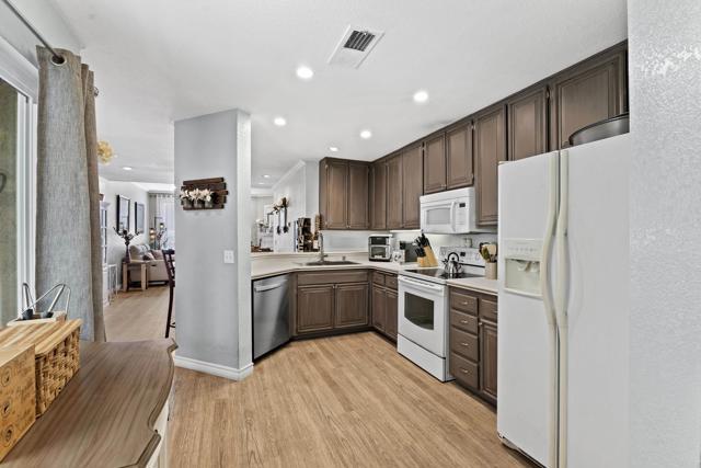 Foto del edificio - 13803 Pinkard Way