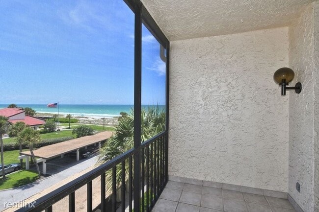 Building Photo - 2045 Gulf of Mexico Dr