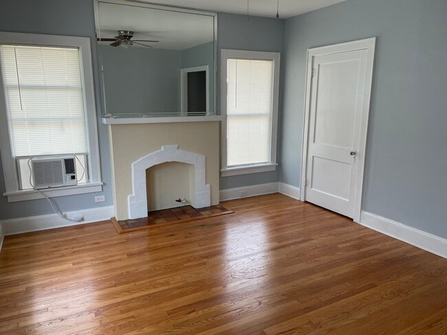 Building Photo - South Highlands Apartment, All Appliances Included