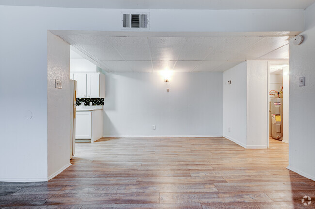 2BR, 1BA - 850SF - Dining Area - Apex Apartments