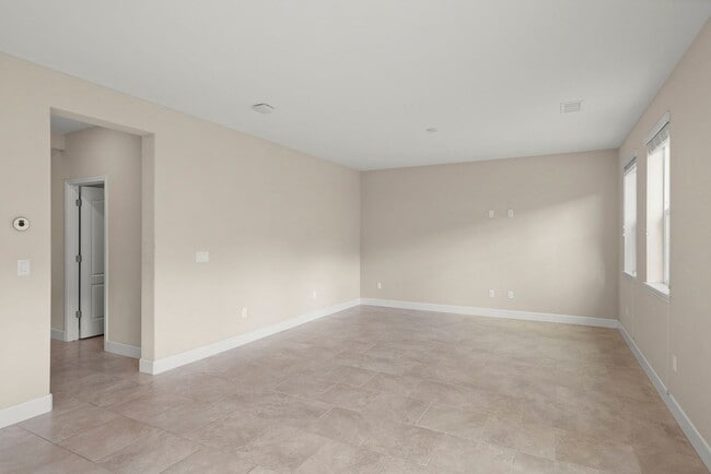 Building Photo - Multi Generational Living with 4 bedrooms ...