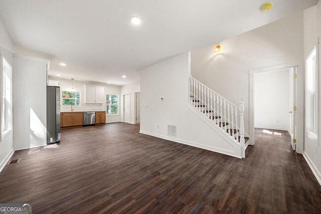 Building Photo - 600 Trump Ct