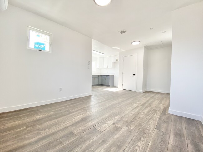 Building Photo - 427 E 112th Street Los Angeles, CA 90061