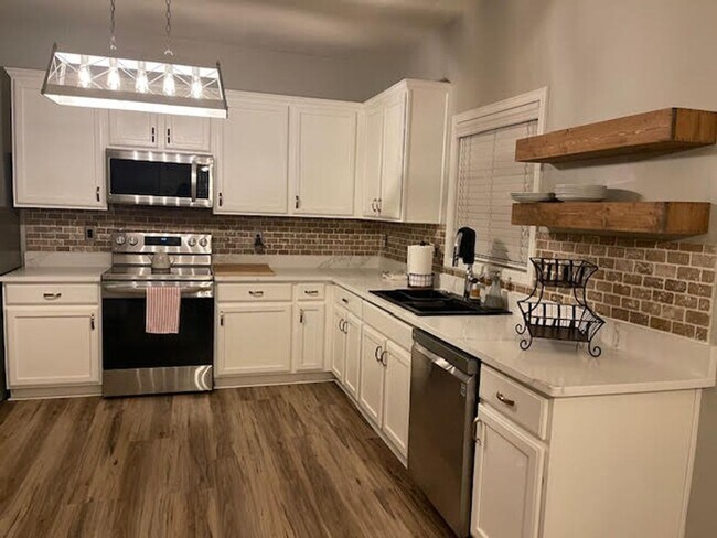 Foto del edificio - 2983 Craster Ct NW