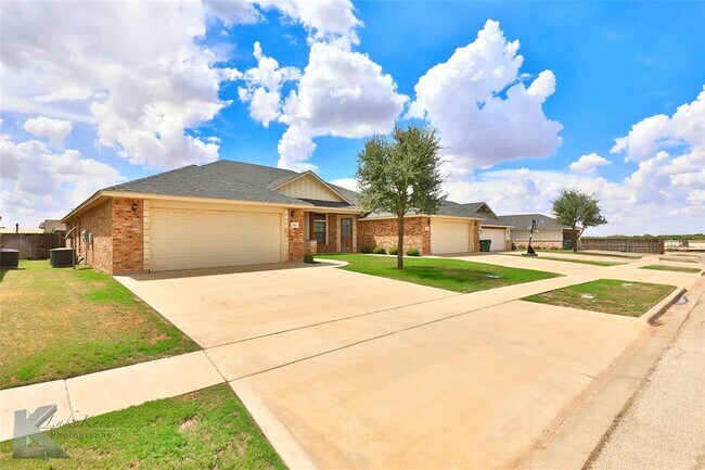 Building Photo - 3810 Carrera Ln