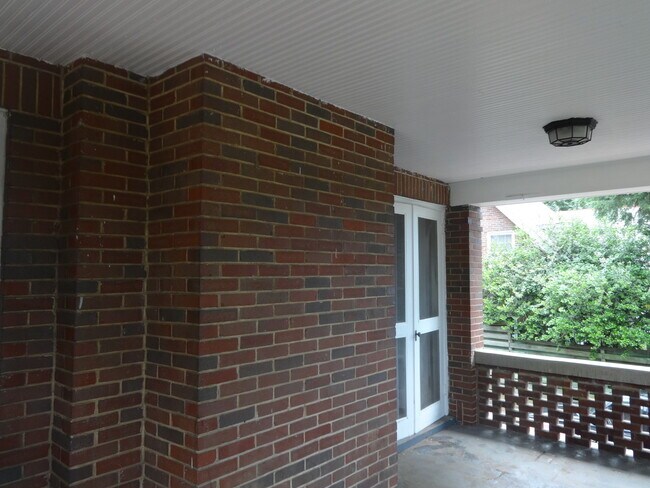 Foto del edificio - 1535 Gordon Ave