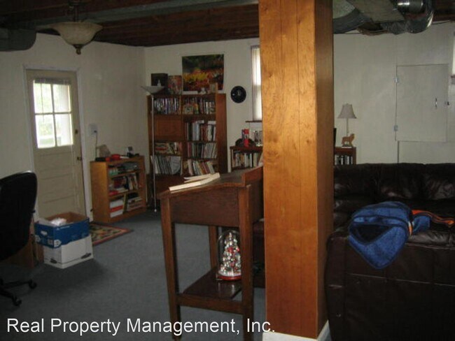 Building Photo - 3 br, 1 bath House - 1009 St. Charles Ave.