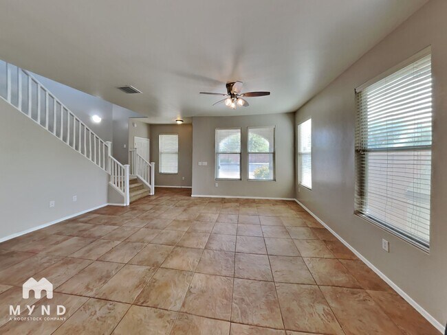 Building Photo - 5733 E Bellow Ln