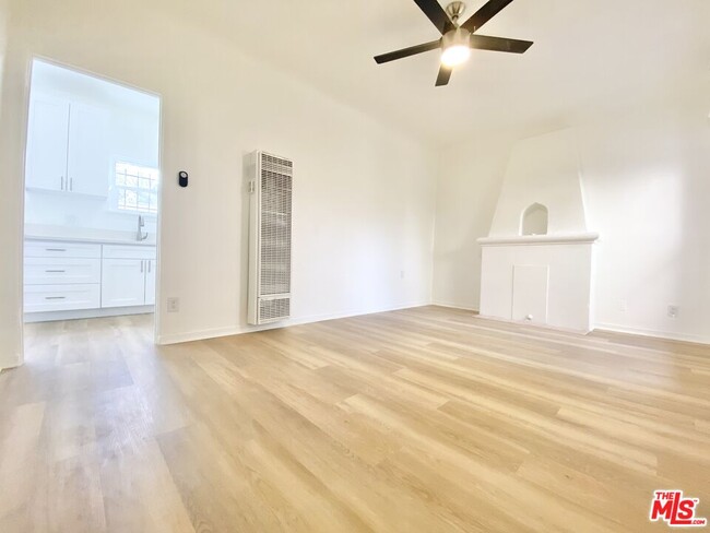 Building Photo - 1806 W 36th St