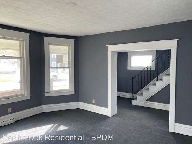 Foto del edificio - 3 br, 1 bath House - 5380 Winchester Avenue