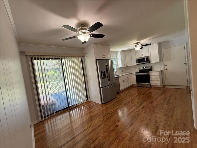 Building Photo - 203 Valleydale Dr