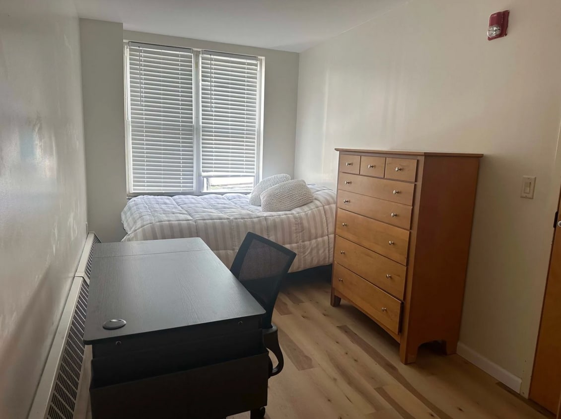 Primary Photo - 227 Linden Ave