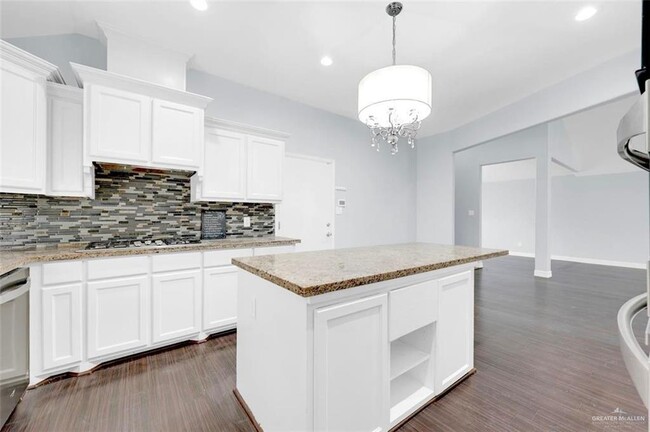 Building Photo - 817 Cimarron Dr