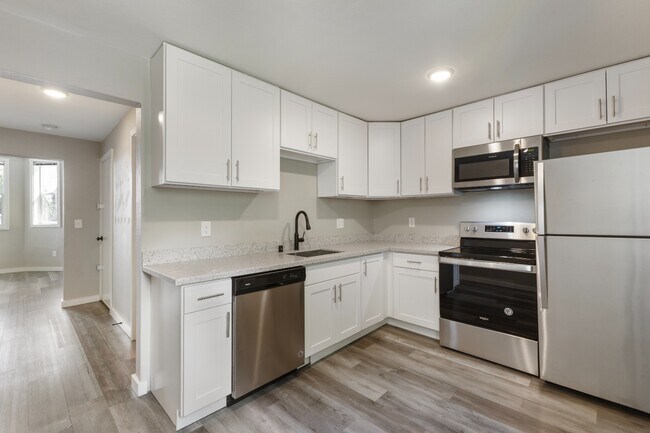 Foto del edificio - Charming 3BR Home in Heart of Tacoma - Modern Amenities & Prime Location!