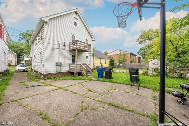 Foto del edificio - 2 br, 1 bath Duplex - 3035 West 116th Stre...