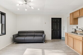 Building Photo - 64 Montebello Rd