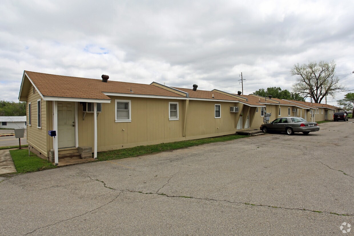 Foto principal - 1740-1744 Classen Blvd
