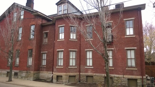 Side - 1339-2 W North Ave