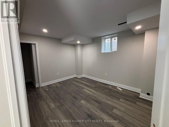 Building Photo - 200 Hunter Way