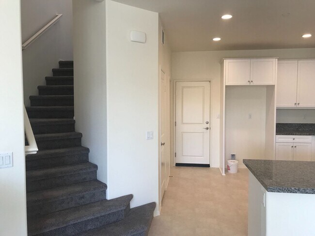 Foto del edificio - New 3.bedroom 2.5 bathroom House. Walking ...