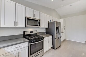 Building Photo - 5705 Sovereign Way