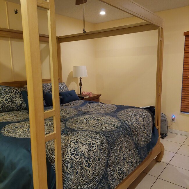 430 Commodore Dr Unit 212, Plantation, FL 33325 Condo for Rent in