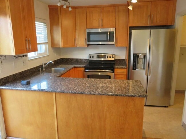 Building Photo - 132 Harbor Oaks Cir