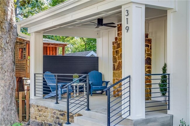 Building Photo - 319 S College Ave