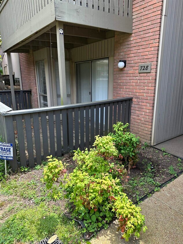 Foto principal - 728 Hedgegrove Dr