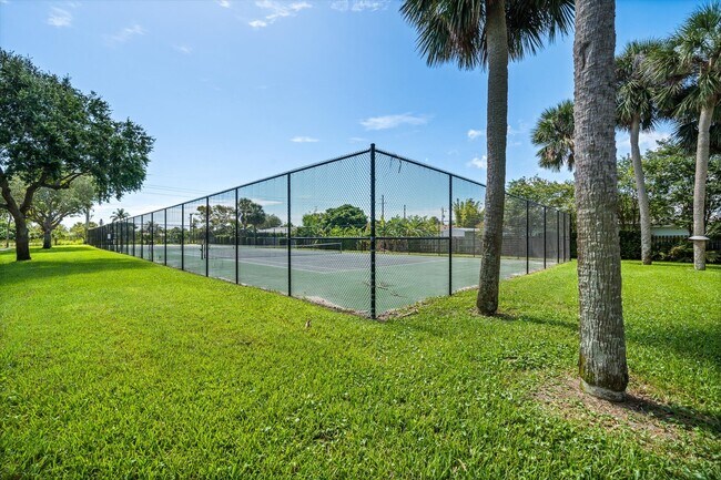 Foto del edificio - 413 Blue Jay Ln