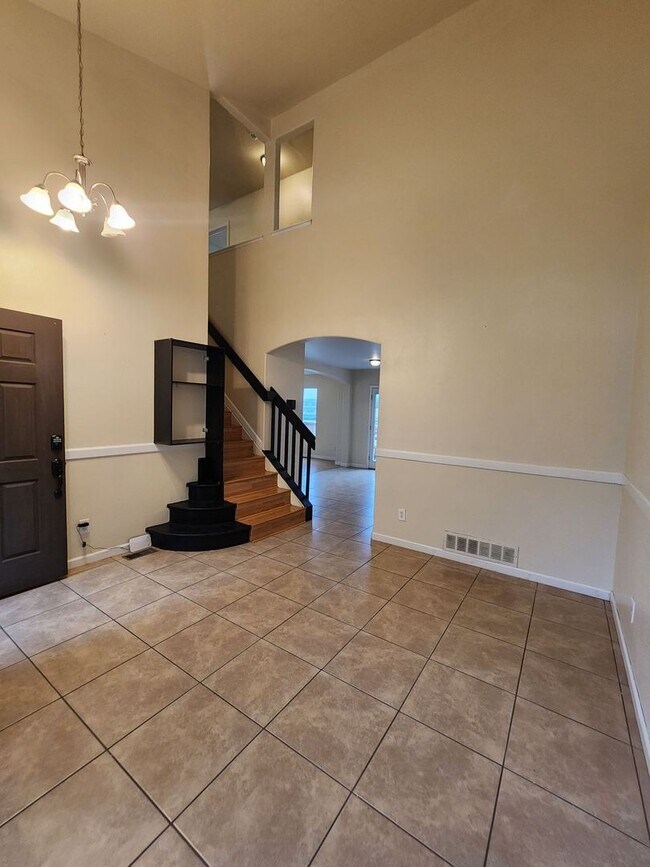 Foto del edificio - 4556 Gunbarrel Dr