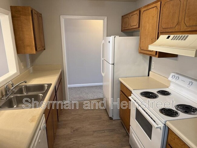 Building Photo - 516 Commons Dr