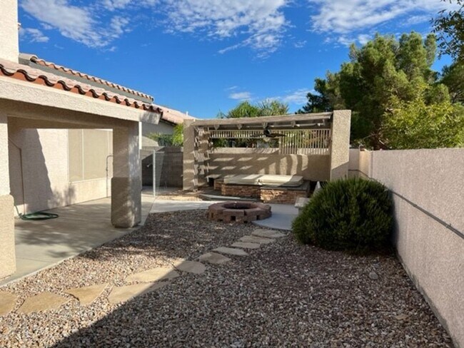 Building Photo - 4 Bedrooom 3 1/2 Bath with a 3 car garage!