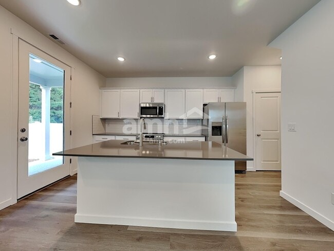 Building Photo - 5109 Turnstone St SE