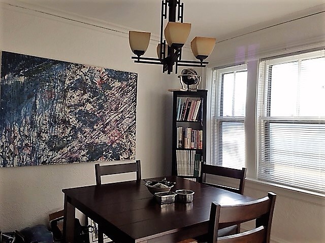 Formal Dining Room - 5801 N Rockwell St